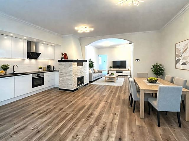 Törökbálinton felújított, 2 lakásos ház eladó